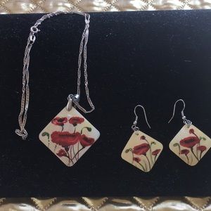 Vintage Mother of pearl necklace & earring set